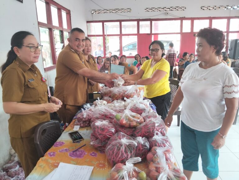 Menjaga Stabilitas Harga Pangan, Pemkab Minut Laksanakan GPM di Kantor Desa Werot Kecamata Liksel 