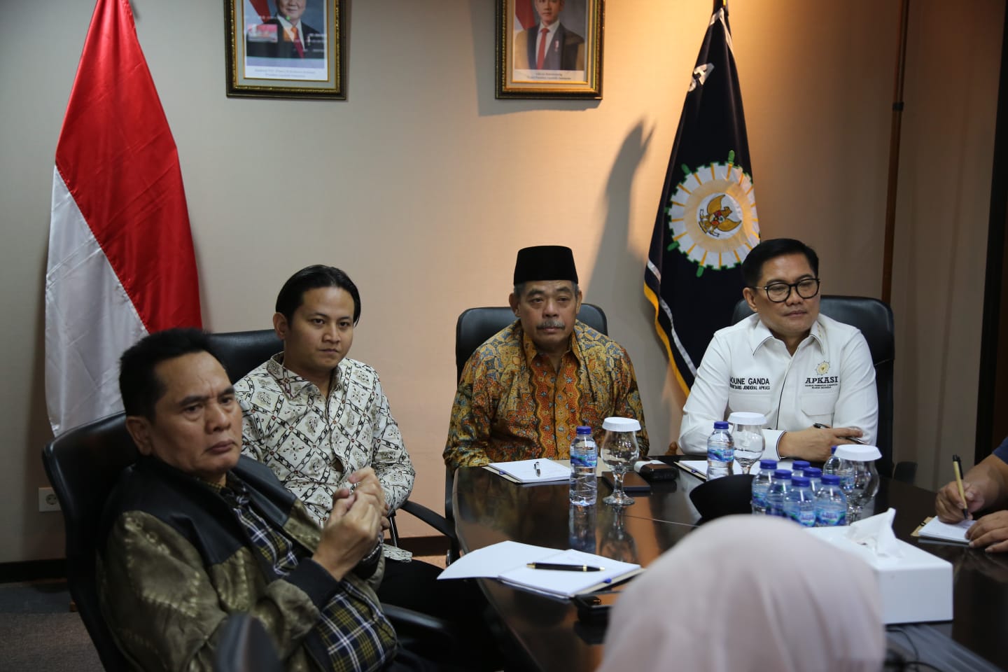 Sekjen Apkasi Joune Ganda Pimpin Rapat Internal Bersama Ketum Apkasi Bahas Terkait Soal Dana Transfer Pusat ke Daerah