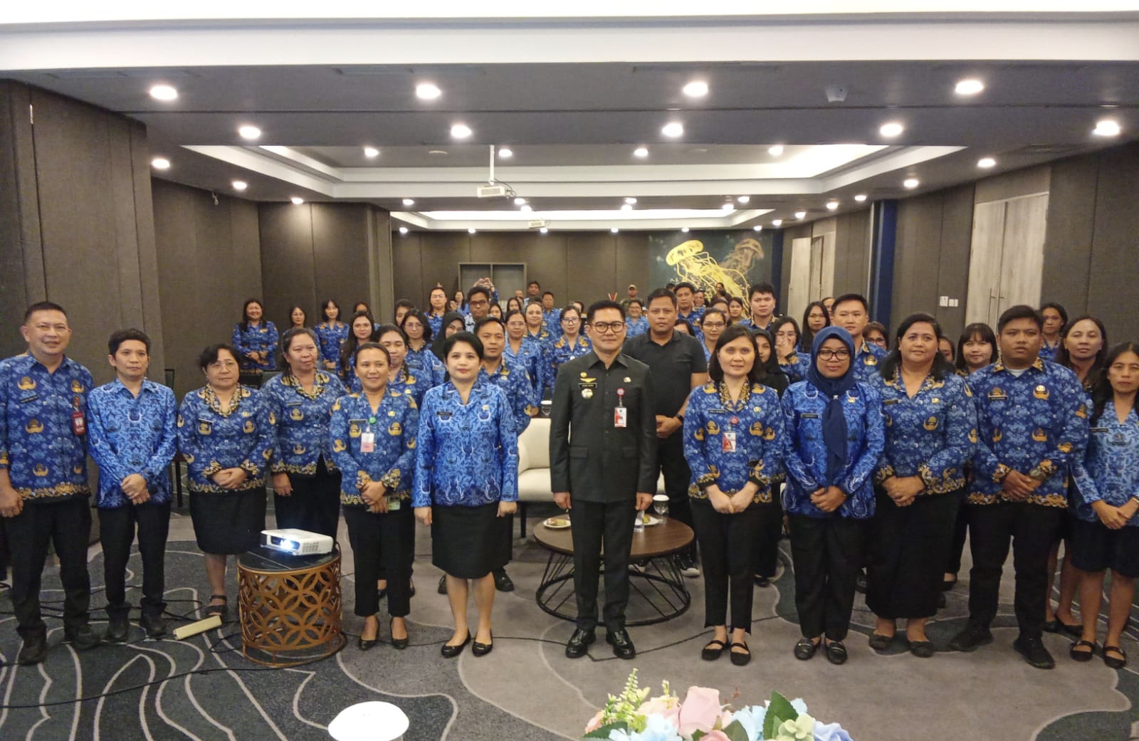 Bupati Joune Ganda Buka Bimtek Penyusunan Keuangan SKPD di The Sentra Hotel