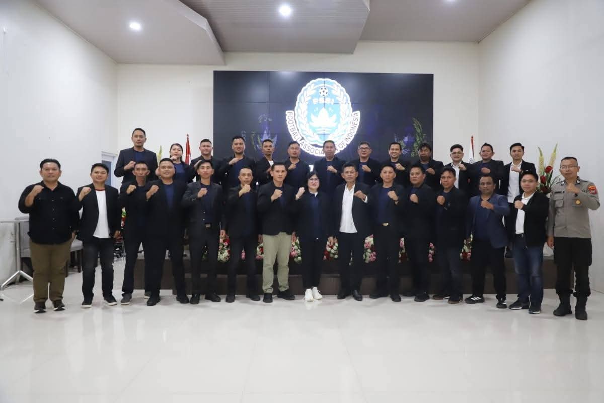 Bupati Kandoli Resmi Lantik Ketua PSSI Mitra dan PersMitra, Nurbaya Supit Manejer Klub