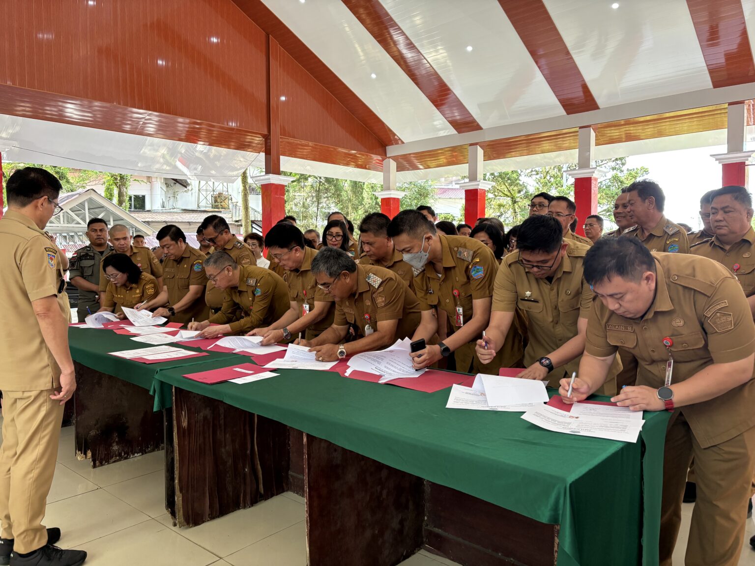 Pemkab Minut Tandatangani Perjanjian Pakta Integritas Kinerja Tahun 2026