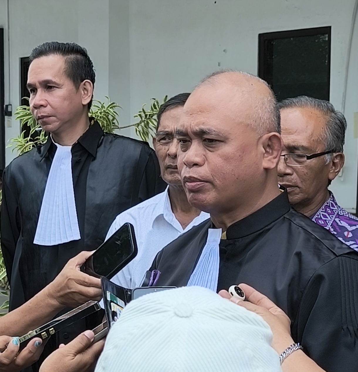 Persidangan Perkara Tanah Desa Sea, Penasehat Hukum Terdakwa Noch Sambouw : Terkait Sidang Lokasi Nanti Kami Minta Majelis Hakim Periksa Secara Objektif