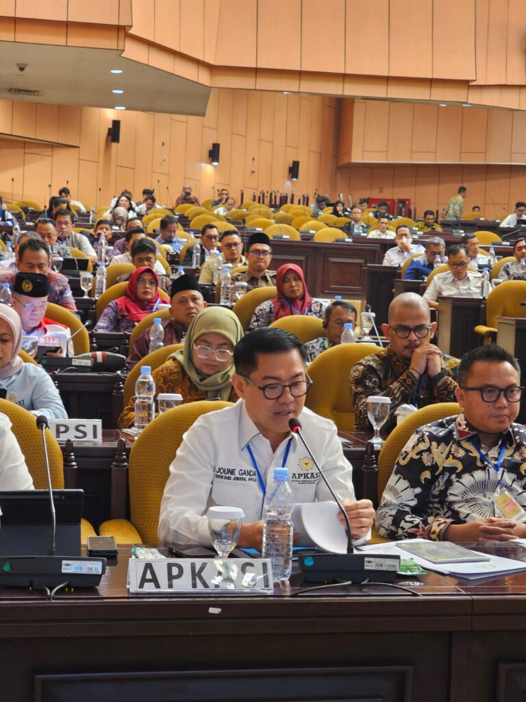 Dewan APKASI Menghadiri Rapat Diseminasi DPR-RI 