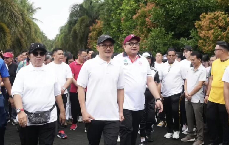 Bupati dan Wakil Bupati JG-KWL Tampil Serasi di Jalan Sehat Bersama Serta Ibadan Syukur Peringati 1 Tahun kepemimpinan 