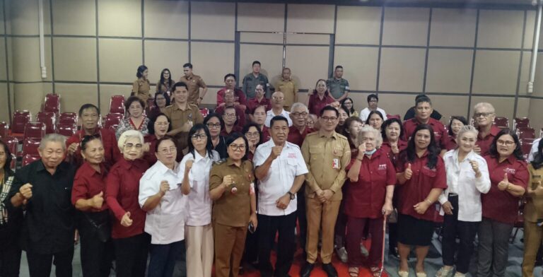 Bupati Joune Ganda Mendukung Kesejahteraan Tutor PNNT dan Melestarikan Penyusunan Kamis Bahasa Tonsea 