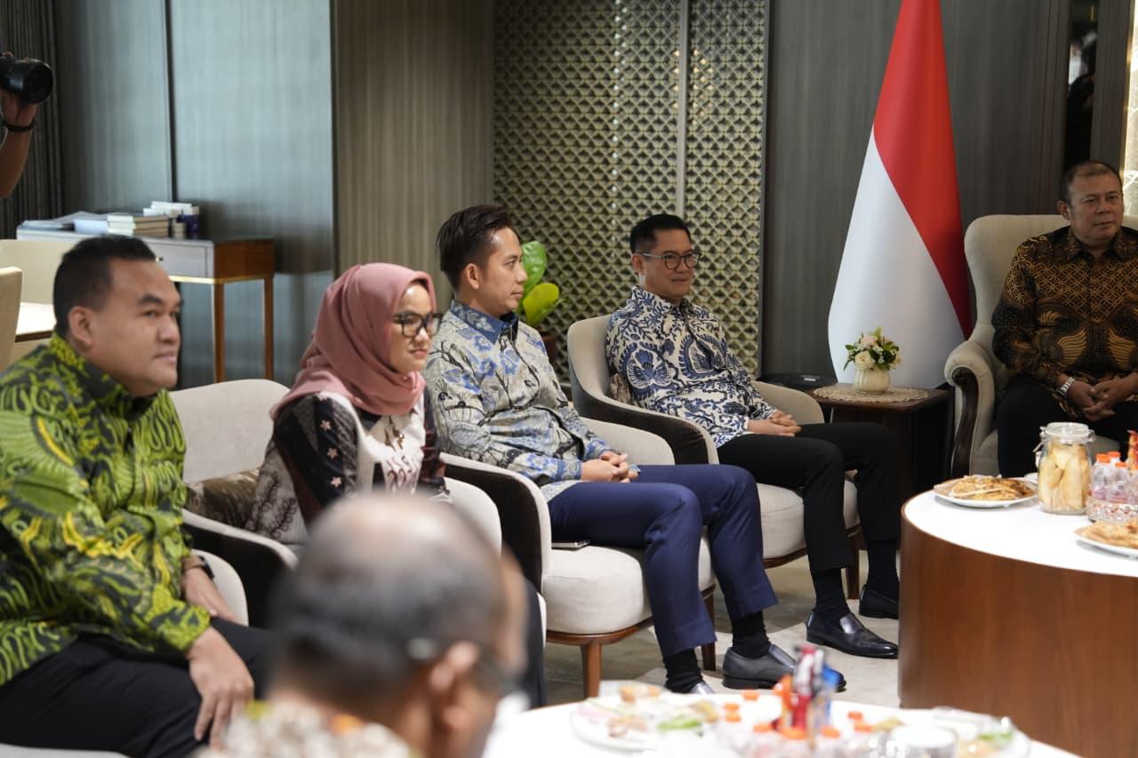 Sekjen APKASI Joune Ganda Dorong Kemandirian Fiskal Kabupaten di Pertemuan Pimpinan DPR