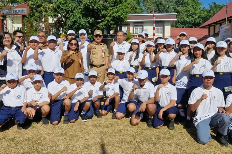 Bupati Joune Ganda Buka MPLS Sekolah Nasional Terintegrasi 4 dan 13 di BPMP Pineleng