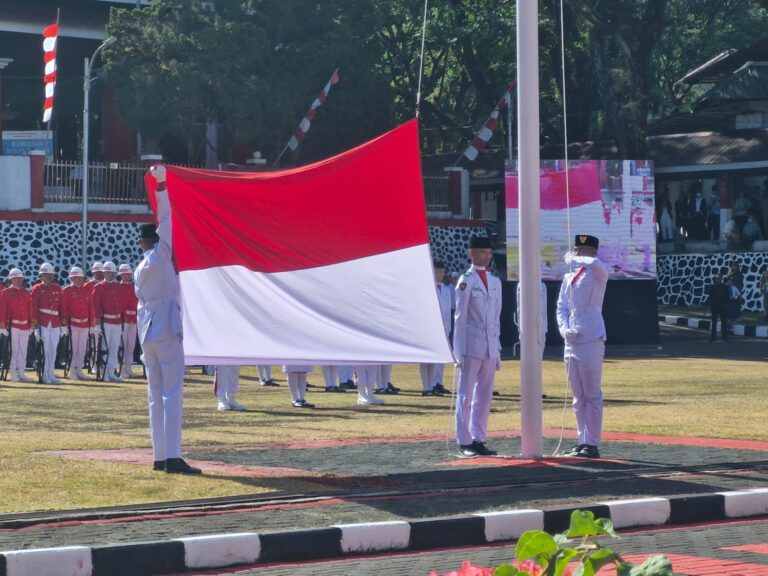 Bupati Joune Ganda Irup HUT Proklamasi ke-81