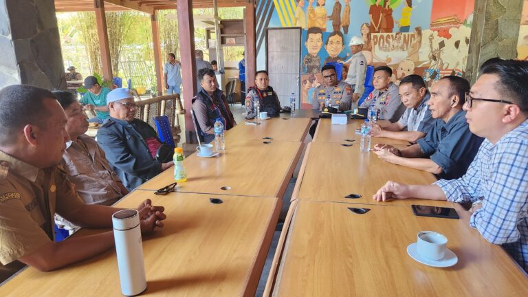 Aksi Protes Warga Desa Maen di Sambut Hangat PT MSM dan PT TTN 