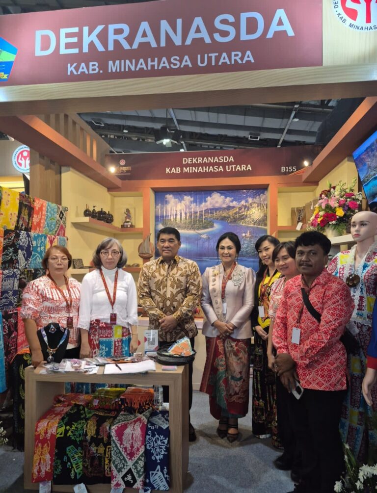 Gubernur Sulut Yulius Selvanus Apresiasi Produk Kerajinan dan Fesyen Berbasis Kearifan Lokal Minut di Ajang Kriyanusa 2026